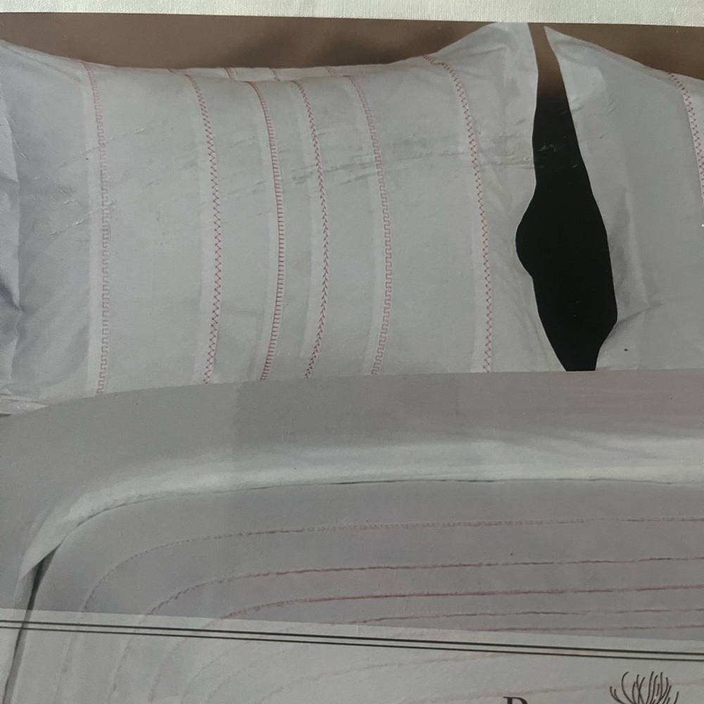 Full/Queen Duvet Cover Set white with red stitching